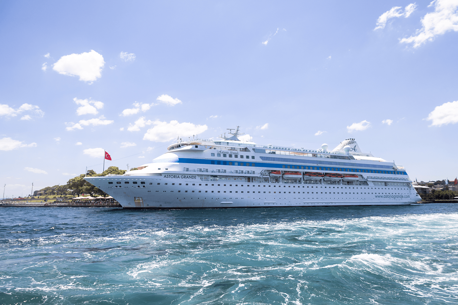 Круизы из Стамбула от 28 500 ₽ за человека