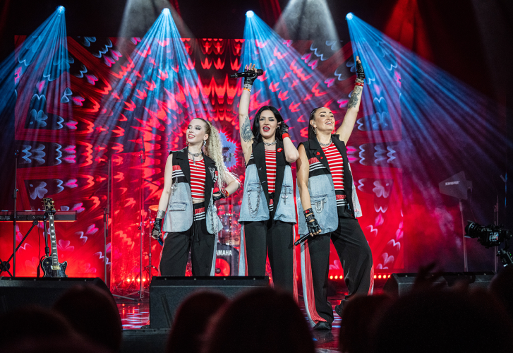 Морской фестиваль «Бархатный шансон 2025» объединил звезд и слушателей «Радио Шансон»