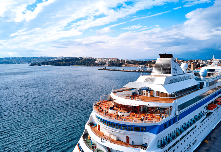 Лайнер Astoria Grande успешно завершил свой второй круизный сезон