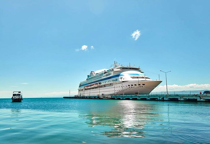 Лайнер Astoria Grande прибыл в Сочи и откроет новый круизный сезон 23 марта 2024